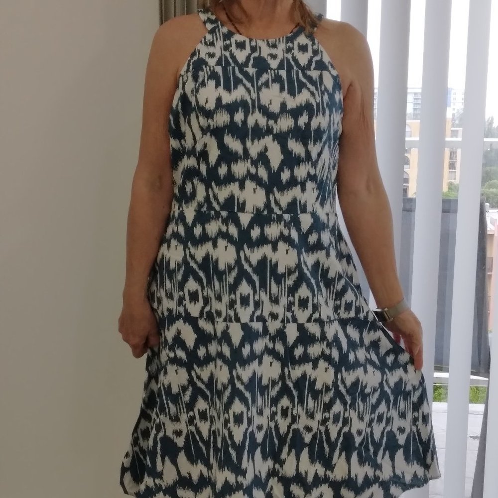 Ocean White Textured Abstract Print Sheath Dress